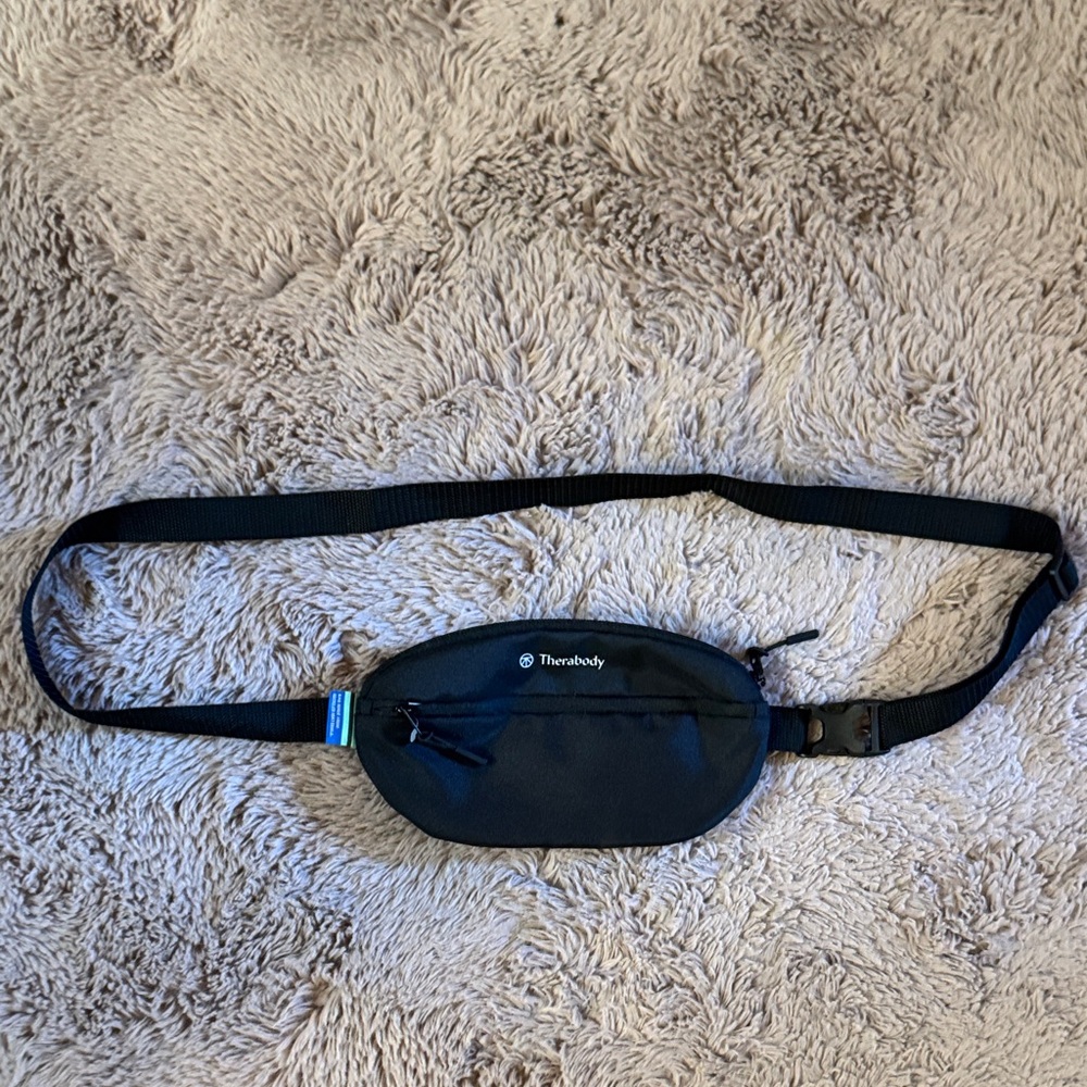 Therabody Black Belt Bag - Picture 7 of 9